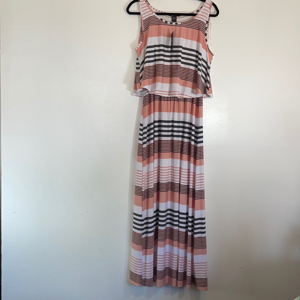 NWT Robert Louis dress size Large
